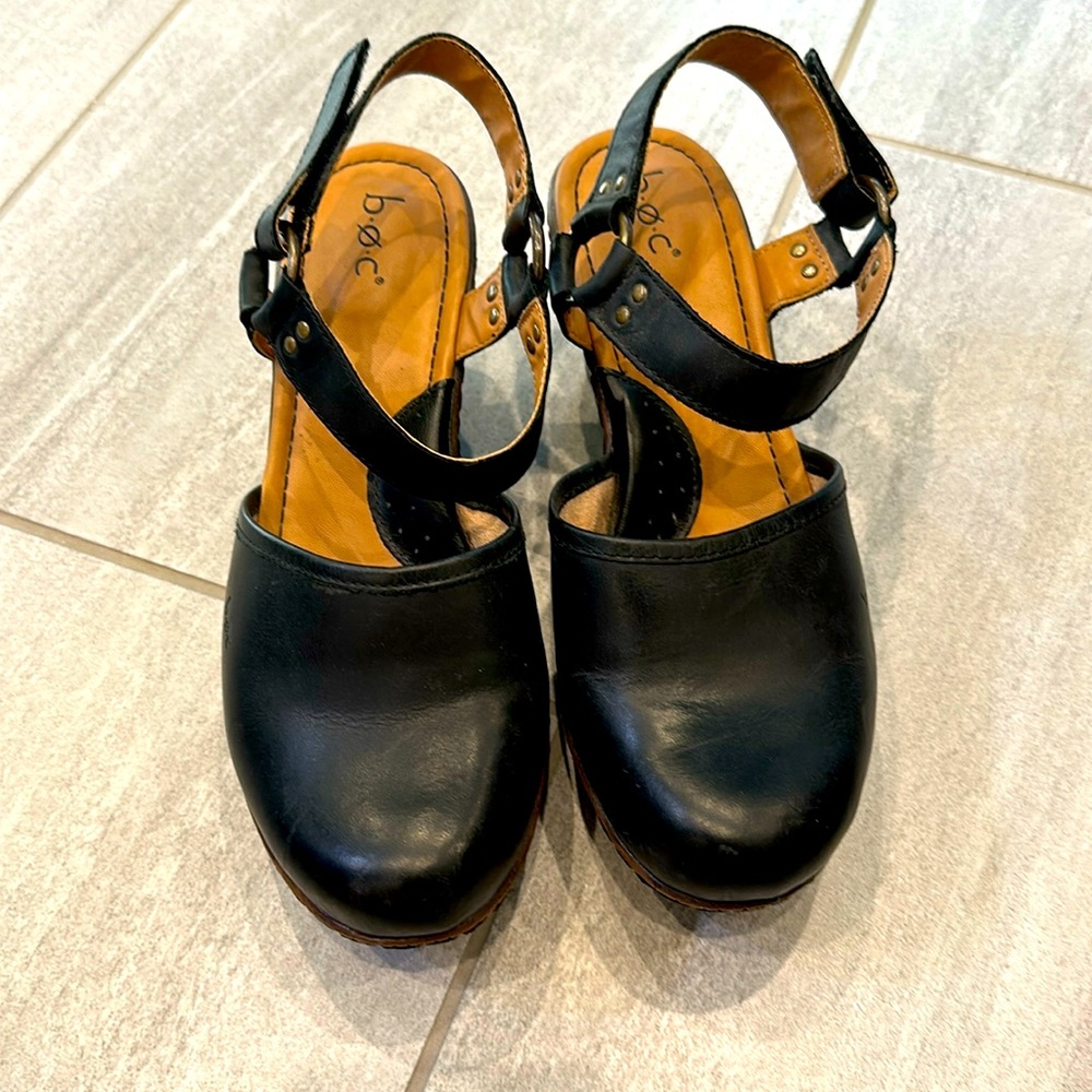 Women’s black leather BOC clog